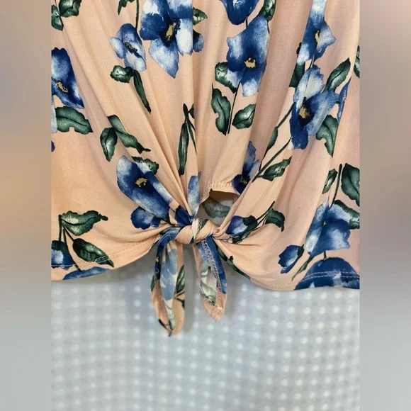 NWT Twelvemonths mauve 3/4 sleeve with floral print, knot tie in front, size L - Picture 2 of 5